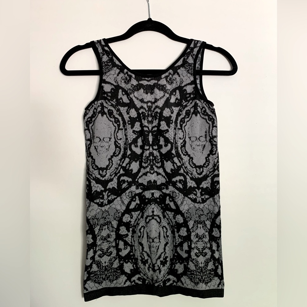 Skull Tank Top, Form Fitting, Size Small, Summer Casual Tops